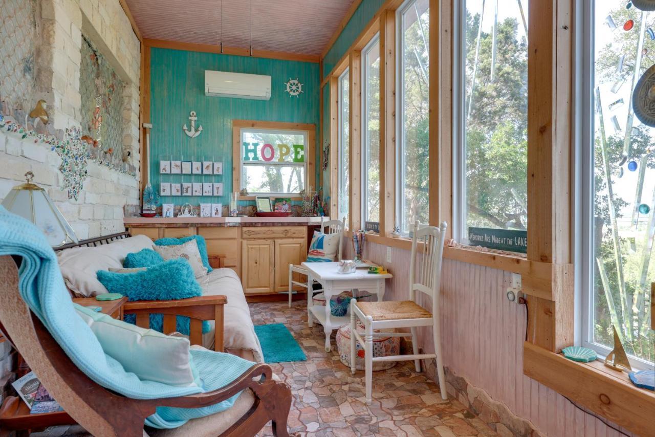 Exotic Home With Patio And Grill Walk To Canyon Lake! Esterno foto