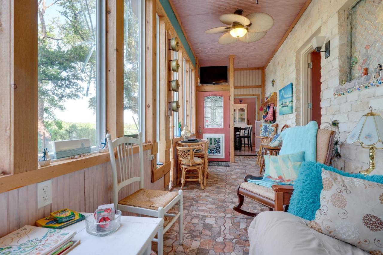 Exotic Home With Patio And Grill Walk To Canyon Lake! Esterno foto